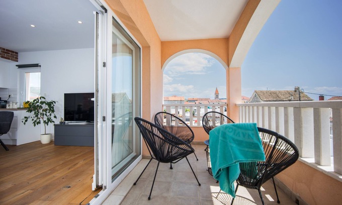 Seget Donji Apartment | Sea you soon by the beach 2bedroom suite