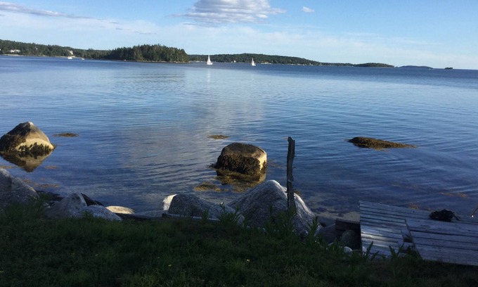 Boutiliers Point Cottage | Seaside retreat 30 minutes from downtown Halifax