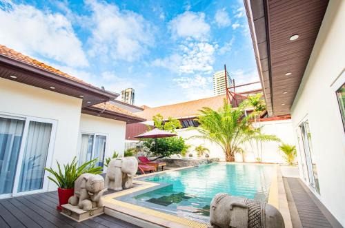 Pratumnak Hill Villa | Seaside Villa 2 Pools,beach@50m