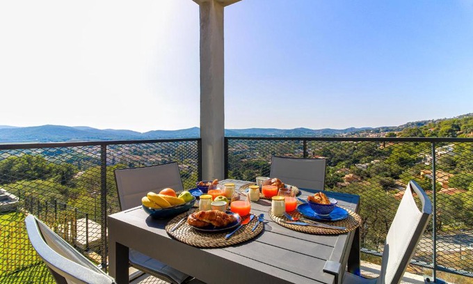 Bormes-Les-Mimosas Apartment | SELECT' - T2 avec vue - Piscine et parking privé - CAPNAT-B08