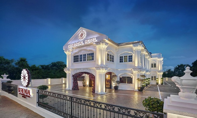 Tanjung Bungah Hotel | Seriental Hotel I check in 3pm-11pm only