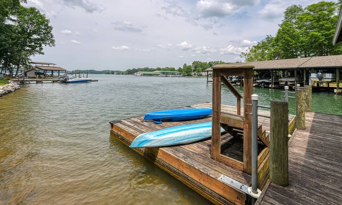 Huddleston House | Shangri-La - Lake home with private dock, 2 kitchens, fireplace, kayaks & W/D