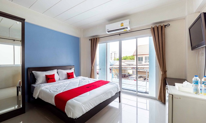 Saen Suk Hotel | Si Fah at Bangsaen Hotel