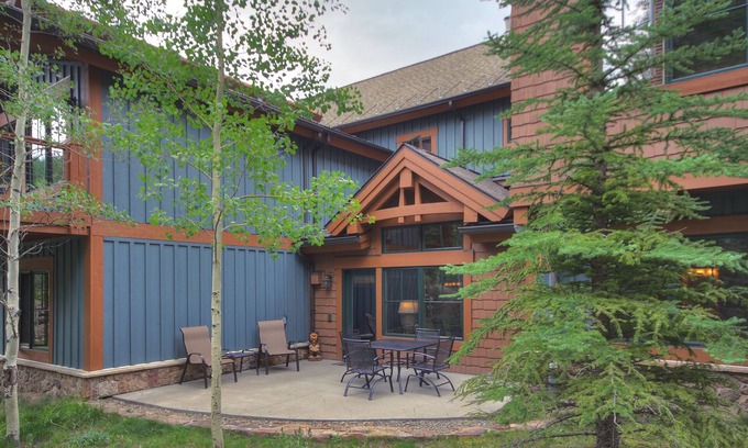 Breckenridge House | Ski-in 2br W/luxe Decor Steps To Winter Activities 2 Bedroom Townhouse by RedAwning