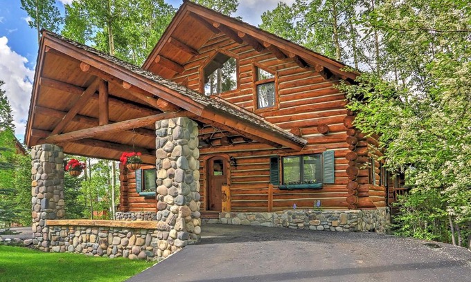 Mountain Village House | Ski-InandSki-Out Telluride Home with Deck and Hot Tub!