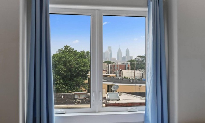 Point Breeze House | Skyline Best Roofdeck Views 2 Miles Penn Chop