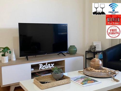 Cloverdale Apartment | Smart Modern Close City/Airport WIFI/Park/Netflix