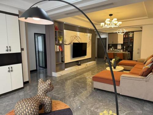 Yongding Apartment | SmileNest Downtown 3 Beds for 6-10 Guests Attraction Ticket Service to Mountain Ideal for Families Group Stays