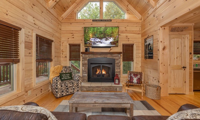 Gatlinburg - Pigeon Forge Cabin | Smoky Retreat