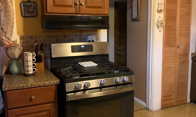 Catskill Apartment | Spacious 4-bedroom apartment in cool Catskill with AC