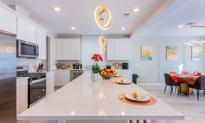 Enterprise Villa | Spacious 5-bedroom villa in vibrant Las Vegas with AC, WiFi