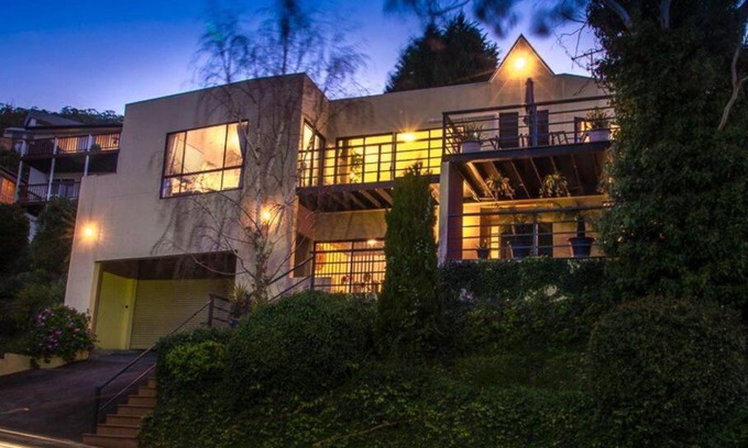 Sandy Bay House | Spacious 6-BR & 3 baths House in Prime Location