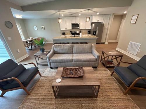 Williamsburg House | Spacious 8BR 8BA Combined Condos in Traverse City