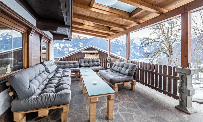 Hippach-Schwendberg Apartment | Spacious Apartment in Alpine Chalet Bergprinzessin with Mountain View