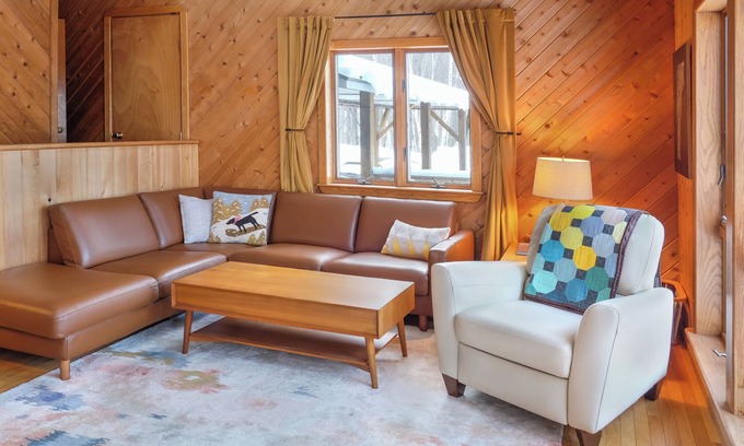 Ludlow Ski Chalet | Spacious Hilltop Okemo Chalet with Stunning Views for All Seasons
