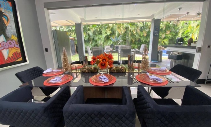 Santa Ana House | Spacious house, WiFi in awesome Lindora on 18 hole golf course with private pool