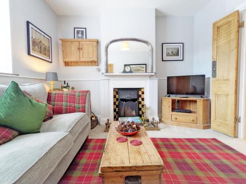 Westbourne House | Sparrow Cottage - Westbourne