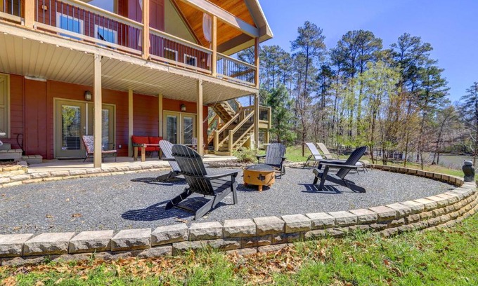 Milledgeville House | Sparta Home with On-Site Lake Access!