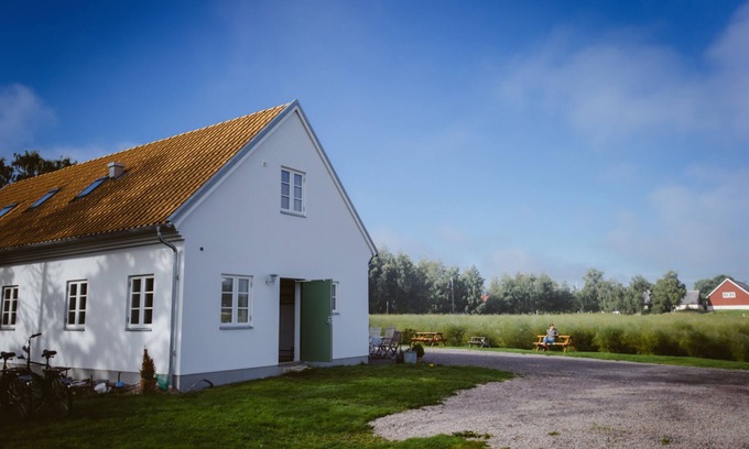 Svanshall House | Stay at our asparagus farm and discover Kullabygden!