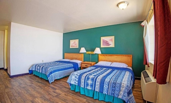 Lordsburg Hotel | Stay In Pet Friendly Room Near Shakespeare Ghost Town History