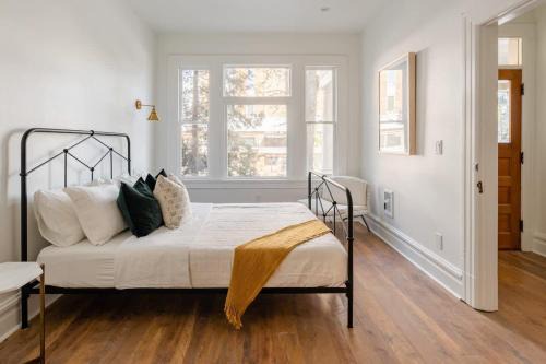 Uptown Apartment | Stay Portland - 1BR - Walk to Coffee, Brews & NW 23rd Shops