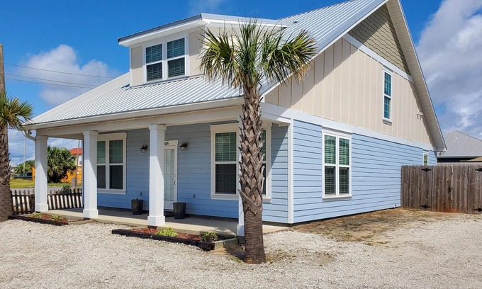 Holiday Beach House | Stella by the Sea by Blueswell
