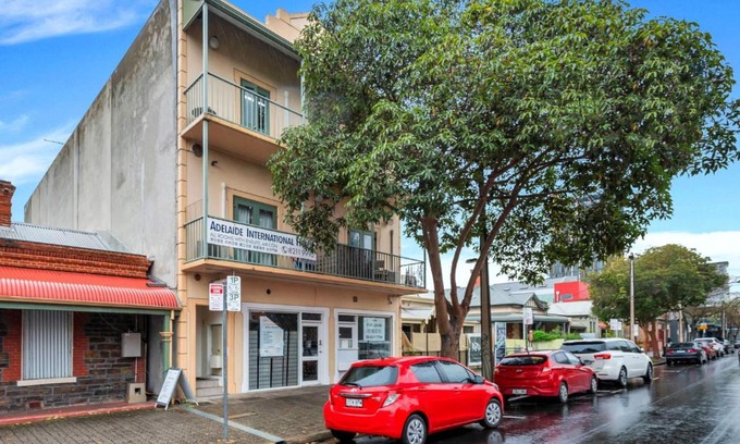 Adelaide Central Business District Hotel | Studio 15 Wright Lodge