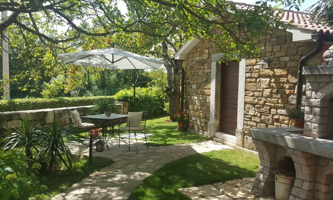 Gracisce Apartment | Studio Apartment Cami - a cottage with a soul