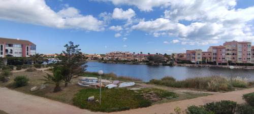 Le Barcares Apartment | Studio avec vue sur l'étang