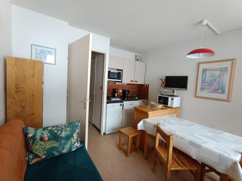 Montgenevre Apartment | Studio cosy au pied des pistes pour 4 pers. avec balcon plein sud - Animaux acceptés - FR-1-445-112