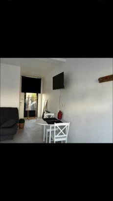 Saint-Quentin Apartment | Studio lumineux à une heure de Paris