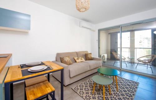 Golfe Juan Apartment | Studio Port Golfe-Juan Parking Wifi Climatisation Terrasse