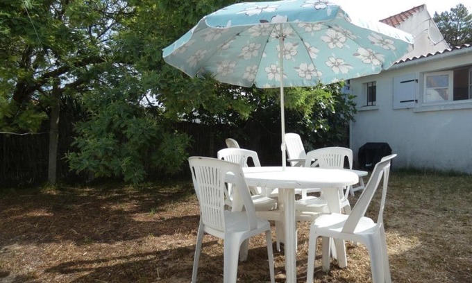Notre-Dame-de-Monts House | Studio spacieux 200m plage, terrasse privative, animaux admis, proximité commerces - FR-1-540-178