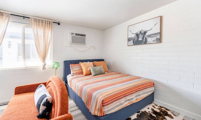 Riverside Apartment | Studio+Wifi+TV+Free Parking