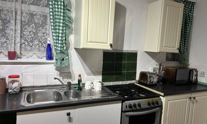 Burnley House | Stunning 3-bed House in Burnley