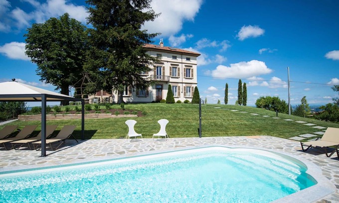 Costigliole d'Asti Villa | Stunning private villa for 12 people with A/C, WIFI, private pool, TV, patio and panoramic view