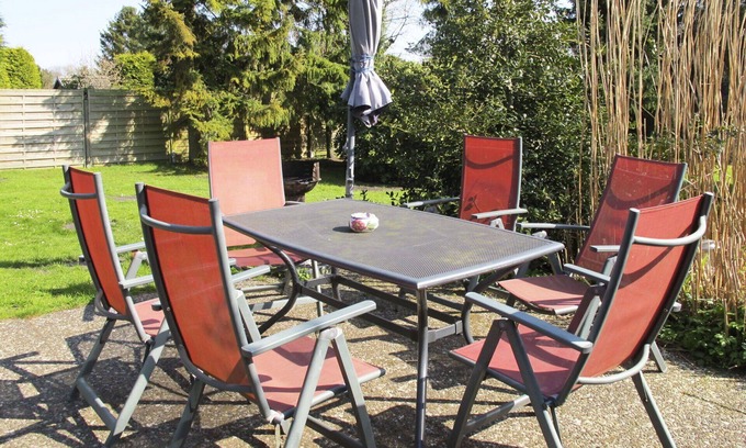 Jevenstedt House | Stunning private villa for 8 people with WIFI, TV, terrace and pets allowed