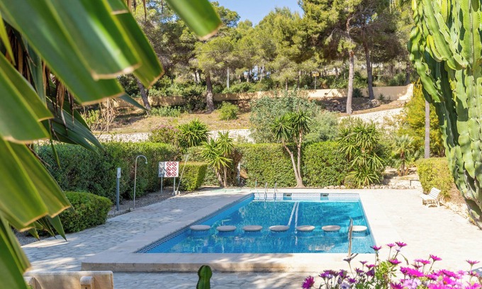 El Portet Apartment | Stylish but cosy 1 bed apartment, Casa Josefina. Walking distance to beach
