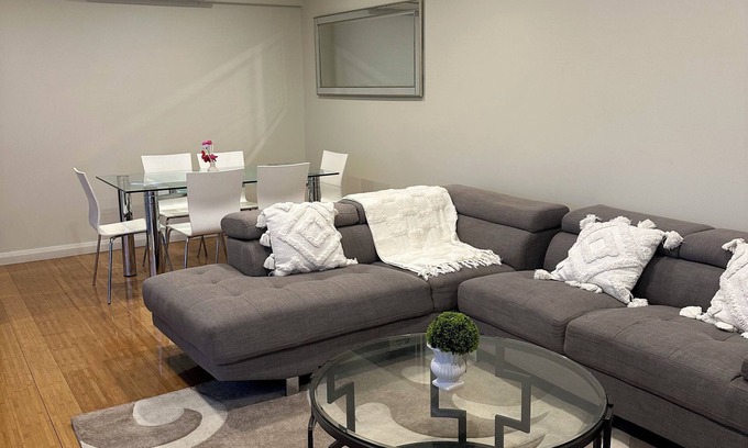 Coburg House | Stylish Retreat in the Heart of Coburg