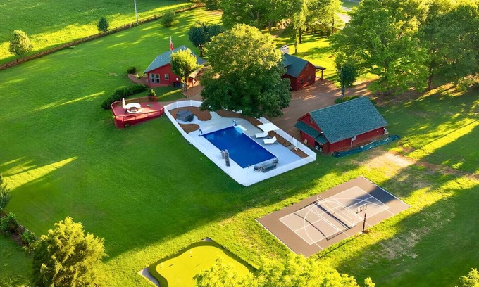 Pleasant View House | Sugar Hill Retreats | Stories Told + Art Made