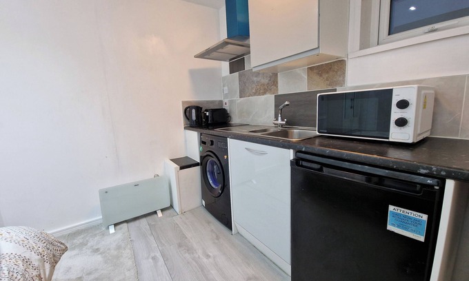 Wednesbury Apartment | Sunset View Retreat in Wednesbury