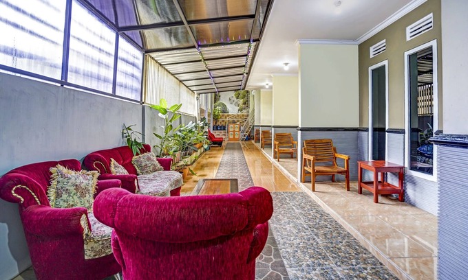 Oro Oro Ombo Hotel | Super OYO 90642 Lancar Homestay Syariah