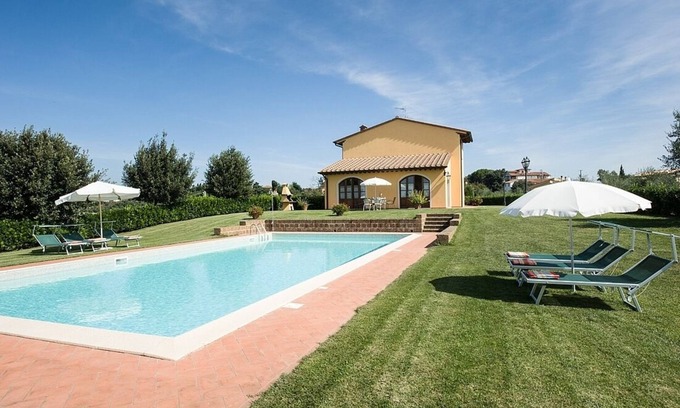Palaia Villa | Super panoramic, private pool, fast Wifi, Air cond, close to town - NO BILLS