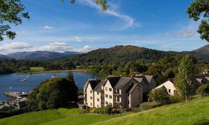 Waterhead Apartment | Superb Apartment - Spacious - Lake Views