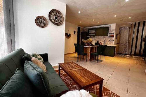 Centre Historique Apartment | T3 6 couchages grands buffets et plages