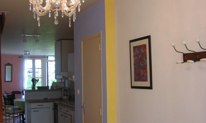 Aurillac Apartment | T3 apartment in historic center, on river bank.