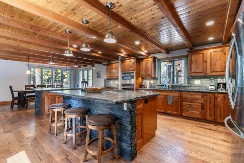 Carnelian Woods House | Tahoe Dreamer by Tahoe Getaways - Pet Friendly 4 BR Gated Home w Fenced Yard, Game Room & Walk to Lake!