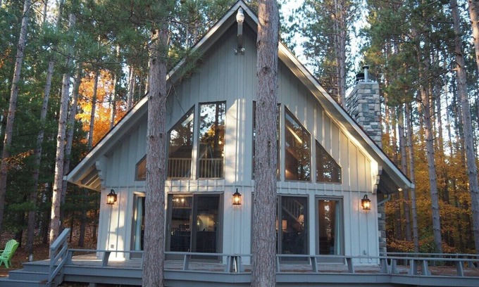 Thompsonville Ski Chalet | Tall Pines Escape - Large and Luxurious!