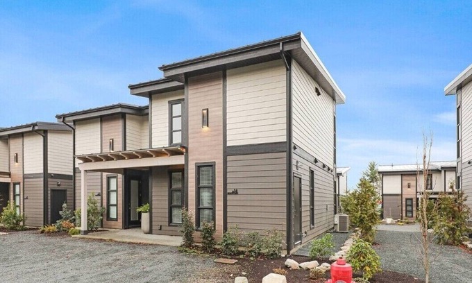 Regional District of Nanaimo House | The Beach House - Duplex with Pool in Sunny Parksville at Rathtrevor beach