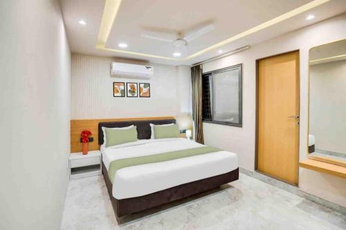 Rau Hotel | The Byke Express - Near Gopur Square